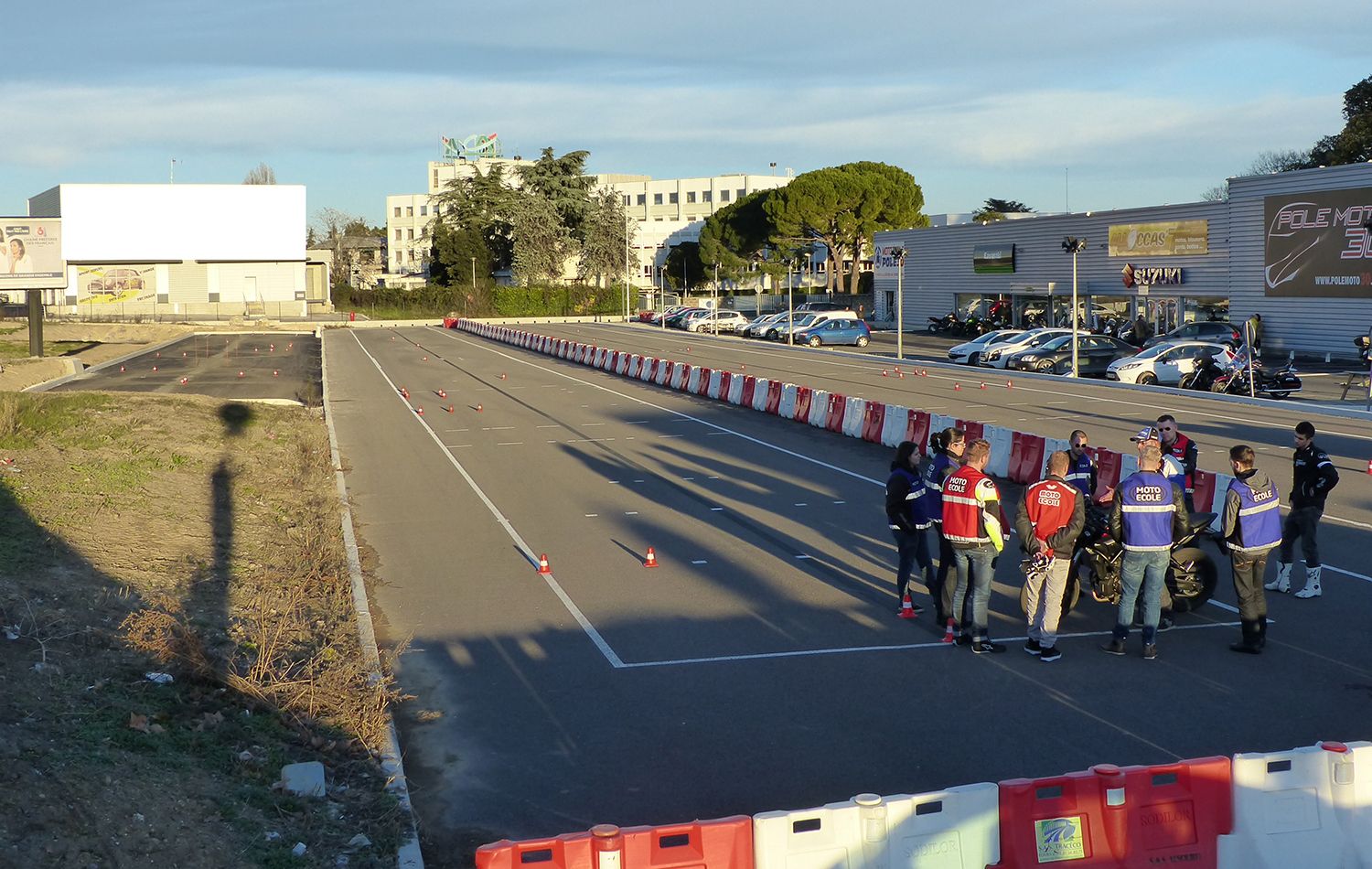 Moto école pole 30 pistes privées à Nîmes